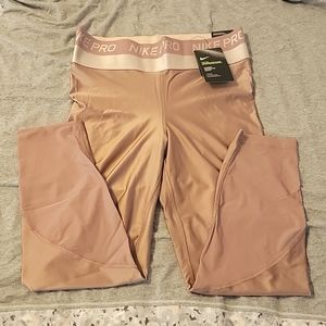 Nike Pro Hypercool Capri